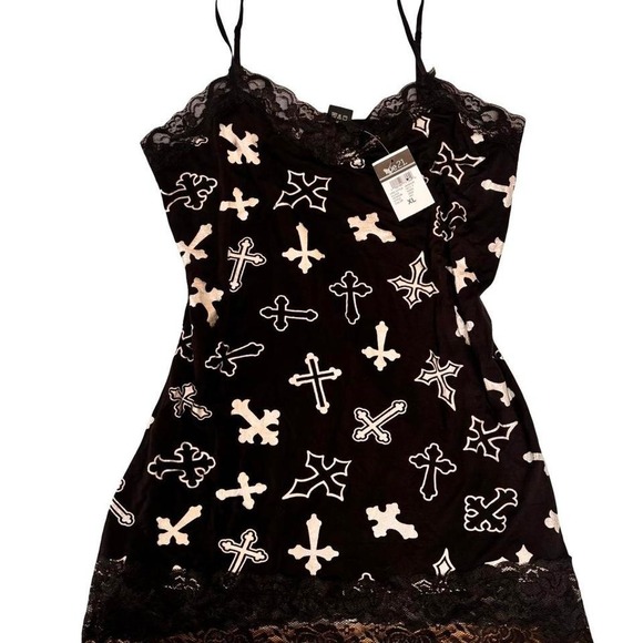 Rue 21 Tops - DEADSTOCK‎ Y2K MALL GOTH GRUNGE RUE21 CROSS LACE BLACK TANK XL NWT